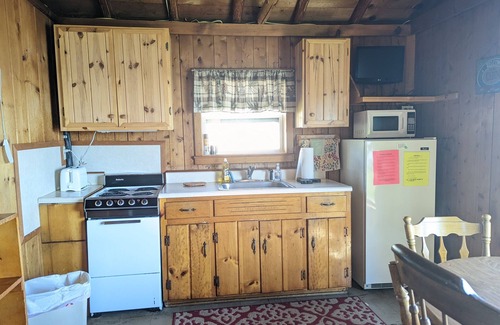 Trout Lake Cabin | Lakefront Cabin Rental Resort-Fish, Sightseeing, & Ride Trails