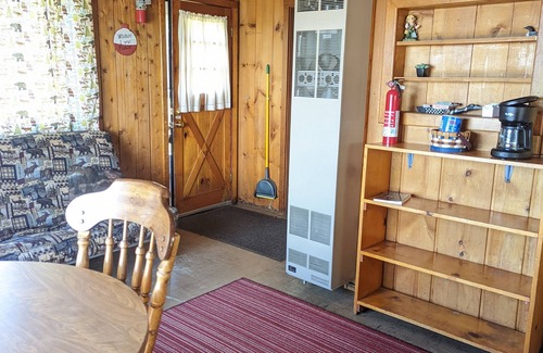 Trout Lake Cabin | Lakefront Cabin Rental Resort-Fish, Sightseeing, & Ride Trails
