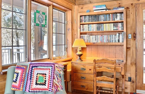 Barkmere House | Lakefront chalet, 3 bedrooms 2 bathrooms 30 minutes from Mont Tremblant