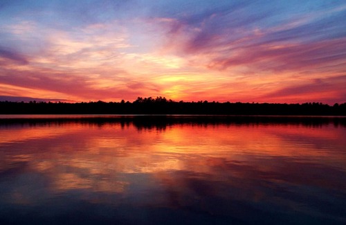 Leeds and the Thousand Islands Cottage | Lakefront, colourful sunsets, hot tub, arcade. Year round fun and relaxation.
