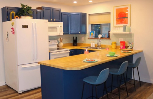 Village of Four Seasons Apartment | Lakefront Condo, 2 Bed, 2 Bath-Sleeps 6, Pool, Hot Tub, Tennis Courts, Swim Dock, WIFI