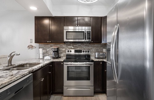 Indian Point Condo | Lakefront Condo, 2 min to Silver Dollar City! Ticket Deals & Resort Perks