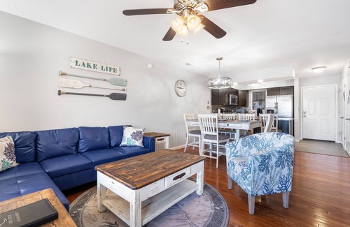 Indian Point Condo | Lakefront Condo, 2 min to Silver Dollar City! Ticket Deals & Resort Perks