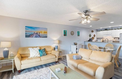 Osage Beach Condo | Lakefront Condo Osage Beach - MM26 + Pool + Grill