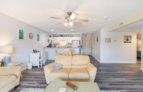 Osage Beach Condo | Lakefront Condo Osage Beach - MM26 + Pool + Grill
