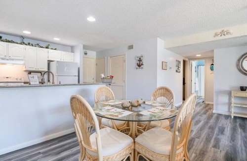 Osage Beach Condo | Lakefront Condo Osage Beach - MM26 + Pool + Grill
