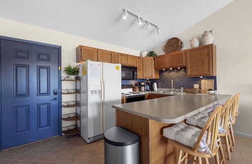 Osage Beach Condo | Lakefront Condo with breathtaking views of the lake! BOAT SLIP AVAILABLE