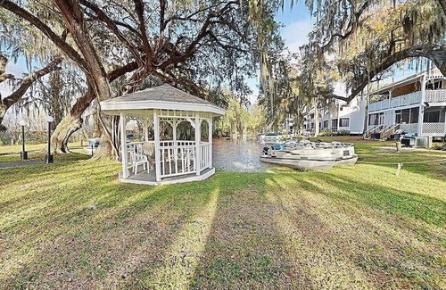 Inverness House | Lakefront Condo (with private dock access)