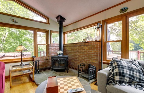 Mansfield Depot House | Lakefront Connecticut Retreat Near UConn