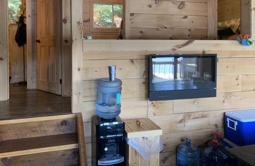 Kawartha Lakes Cabin | Lakefront cottage on quiet lake with private dock
