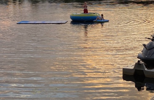 Kawartha Lakes Cabin | Lakefront cottage on quiet lake with private dock