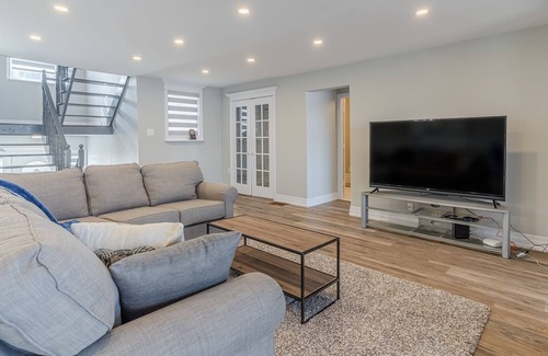 Kawartha Lakes Cottage | Lakefront Cottage with Hot Tub and Pool Table