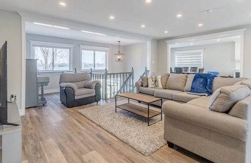 Kawartha Lakes Cottage | Lakefront Cottage with Hot Tub and Pool Table