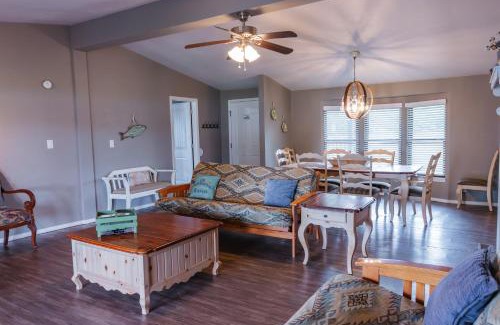 Mead House | Lakefront Cottage - 25