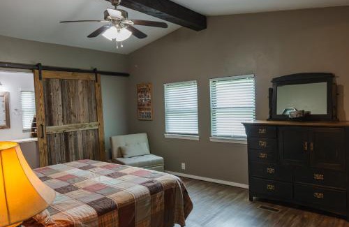 Mead House | Lakefront Cottage - 25