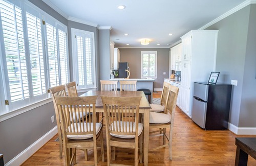 Lake Oconee Cottage | Lakefront cottage 9th green of Reynolds Lake Oconee Great Waters golf course