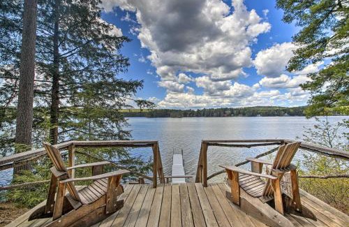 Oxford House | Lakefront Cottage Boat Dock, Patio and Kayaks!