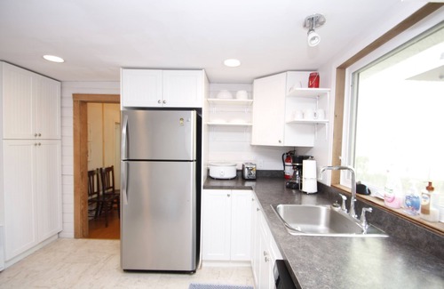Manitou Beach Cottage | Lakefront Cottage in Manitou Beach