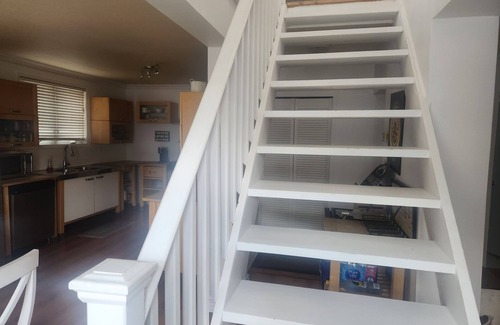 Scugog Cottage | Lakefront Cottage nestled on the shores of Lake Scugog