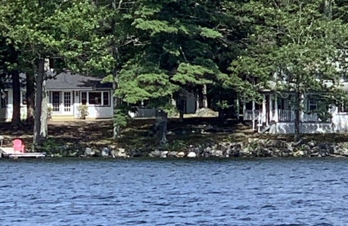 Kennebec Cottage | Lakefront Cottage on beautiful Lake Maranacook in Winthrop, ME.