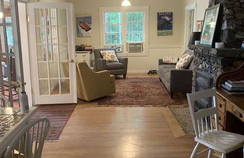 Kennebec Cottage | Lakefront Cottage on beautiful Lake Maranacook in Winthrop, ME.
