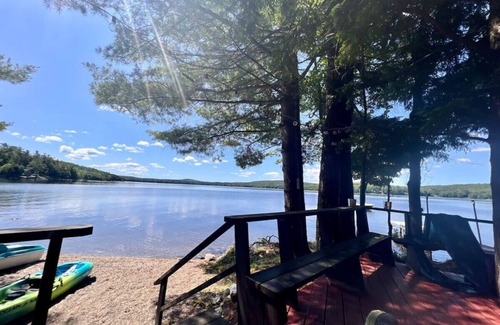Holden Cabin | Lakefront Cottage on Brewer Lake w Private Beach