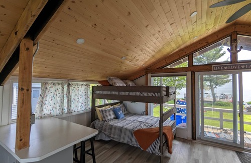 Dunnville Cottage | Lakefront Cottage/ Private Beach