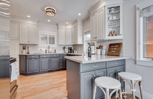 Tonka Bay Cottage | Lakefront Cottage