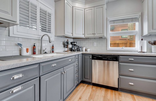 Tonka Bay Cottage | Lakefront Cottage