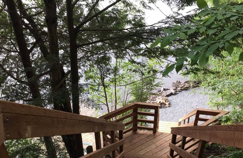 Potton Cabin | Lakefront Cottage With Spectacular View