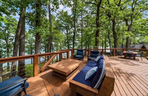 Dogwood House | Lakefront Cottage with 25% Early Booking Discount!