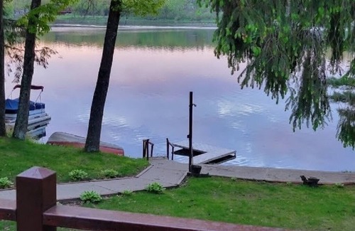 Town of Westfield House | Lakefront Cottage with Amazing Views and Privacy!
