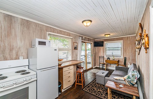 Fox Lake Cottage | Lakefront Cottage with Gorgeous Sunsets
