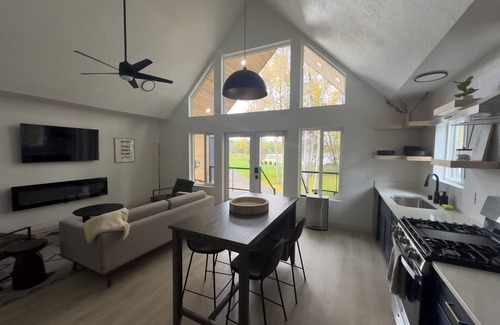 Wasilla Cottage | Lakefront Cottage with Sauna- #6 Lake Trout