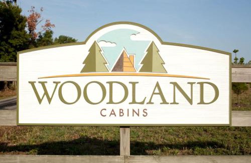 Carbondale House | Lakefront Cozy Cabin with Hot-tub in Carbondale, Illinois