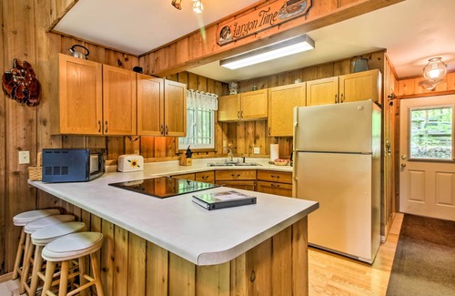 Cumberland Cabin | Lakefront Cumberland Cabin w/Dock & Fire Pit!