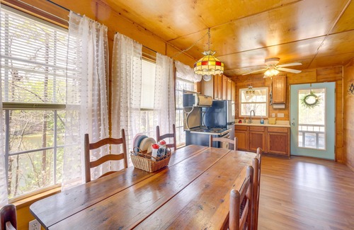Delta Cabin | Lakefront Delta Cabin Rental w/Boat Dock + Deck!