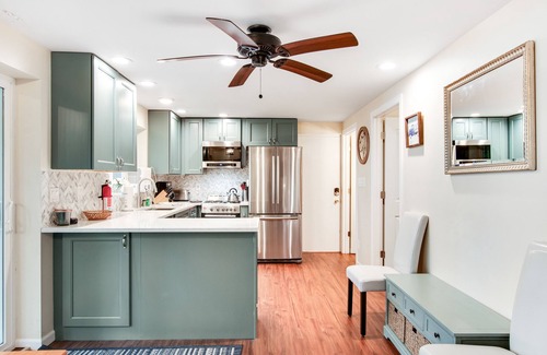 Minocqua Cabin | Lakefront, Dog-Friendly Cabin with Lake View, Central AC, Dock, Deck, Free WiFi