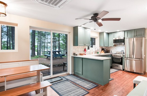 Minocqua Cabin | Lakefront, Dog-Friendly Cabin with Lake View, Central AC, Dock, Deck, Free WiFi