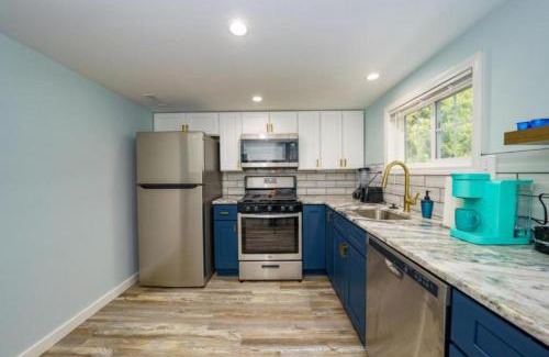 Mentor-on-the-Lake House | Lakefront Escape With Hot Tub and Modern Comforts