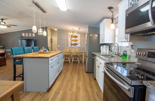 Hardwick House | Lakefront Escape with Excellent Fishing