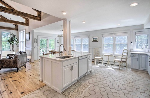 Greenwood House | Lakefront Family Retreat: Skiing & Mountain Biking