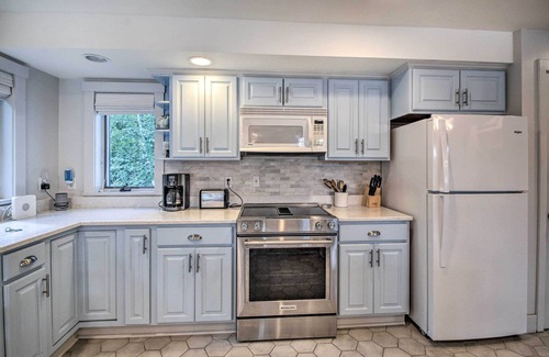 Greenwood House | Lakefront Family Retreat: Skiing & Mountain Biking