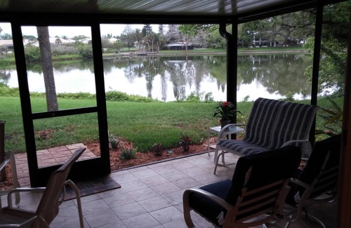 Laurel House | LAKEFRONT-FREE KAYAKS, BICYCLES, PADDLEBOARDS-WALK, BICYCLE, OR PADDLE TO BEACH