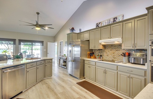 Cross Hill House | Lakefront Gem: Hot Tub, Boat Launch Near Greenwood