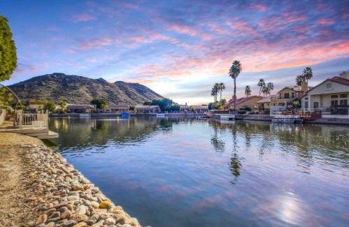 Arrowhead Lakes House | Lakefront Glendale Home with Outdoor Oasis!