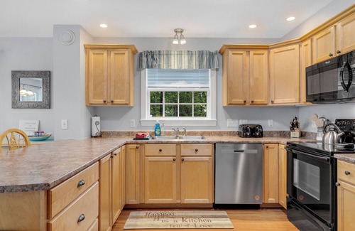 Bridgton House | Lakefront haven near Pleasant Mt-central location-25 mi. to N.Conway