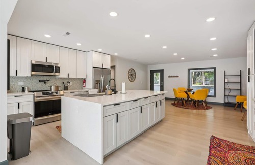 Melrose House | Lakefront Haven w/Pool!