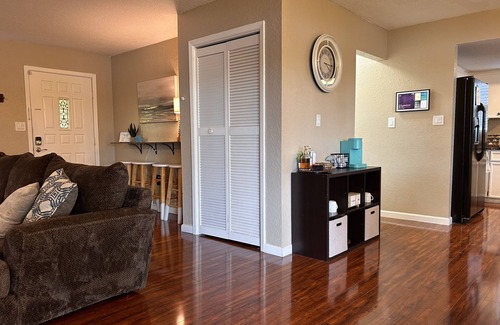 The Lakes House | Lakefront Home Air Hockey, Pool Table & Fast Wi-Fi