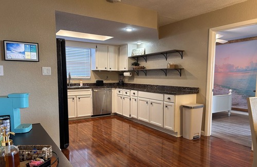 The Lakes House | Lakefront Home Air Hockey, Pool Table & Fast Wi-Fi